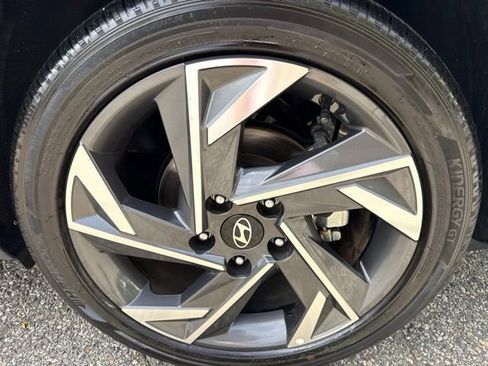 Used 2024 Hyundai Elantra Limited FWD image 10