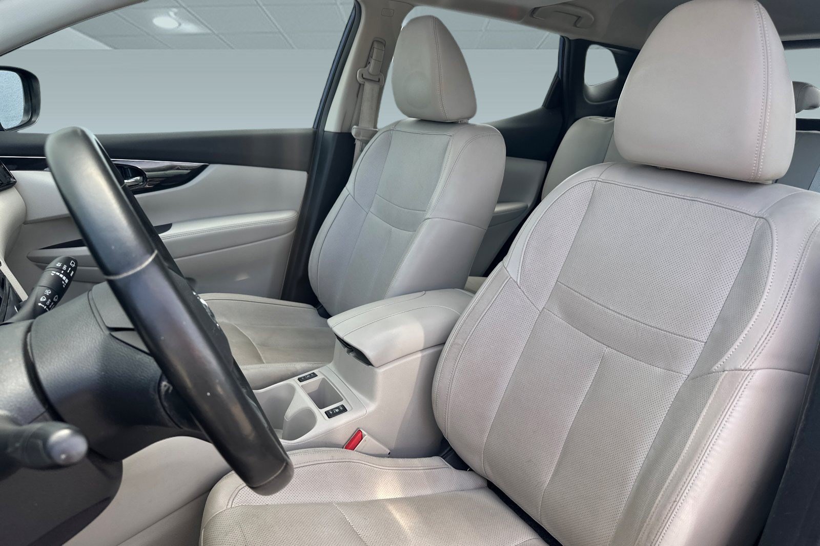Used 2019 Nissan Rogue Sport SL w/ Premium Package FWD image 5