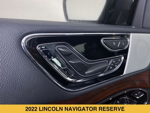 Used 2022 Lincoln Navigator Reserve AWD/4WD image 10