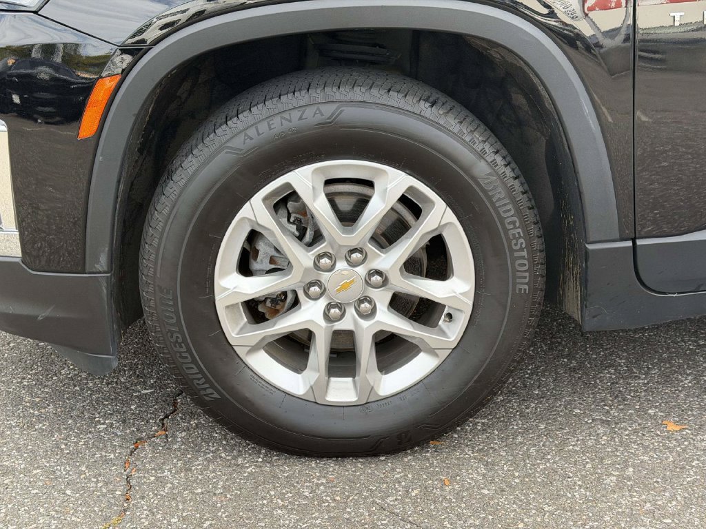 Used 2023 Chevrolet Traverse LS w/ Safety Package AWD/4WD image 13