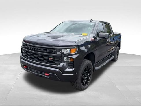 Used 2022 Chevrolet Silverado 1500 Custom Trail Boss w/ LPO, Dark Essentials Package AWD/4WD image 7