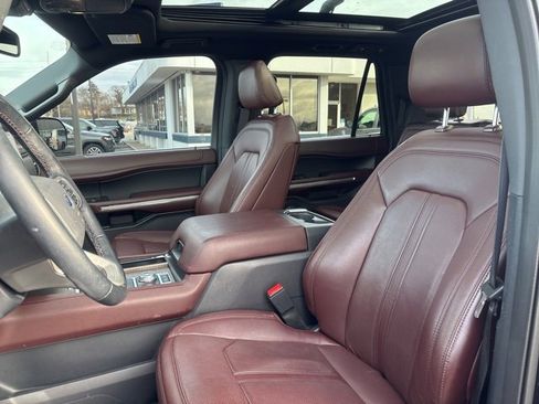 Used 2023 Ford Expedition Max Limited image 4