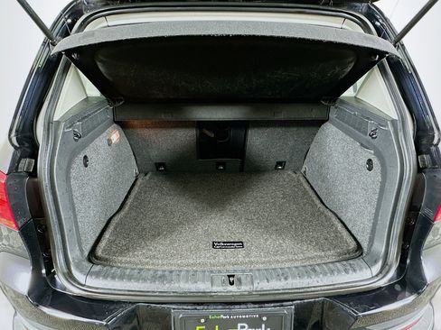 Used 2017 Volkswagen Tiguan S image 27