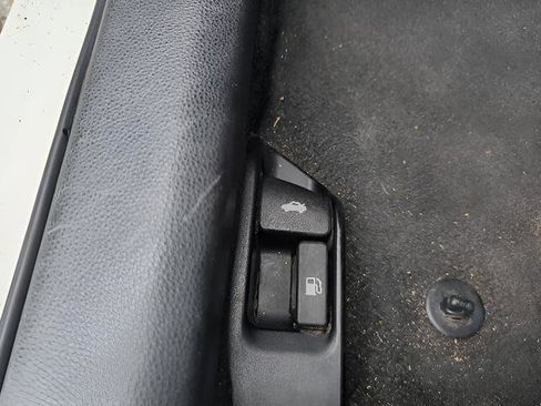 Used 2021 Toyota Corolla LE FWD image 16