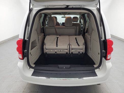 Used 2017 Dodge Grand Caravan SE FWD image 29