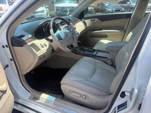 Used 2012 Toyota Avalon Limited FWD image 10