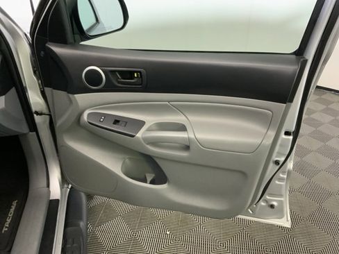 Used 2012 Toyota Tacoma Base image 30