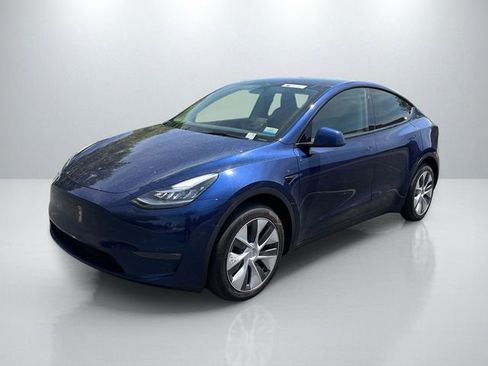 Used 2023 Tesla Model Y Long Range AWD/4WD image 3