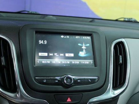 Used 2018 Chevrolet Equinox LT image 16