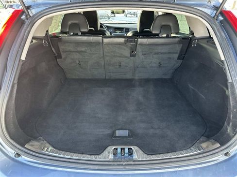 Used 2017 Volvo V60 T5 Cross Country w/ Convenience Package image 10