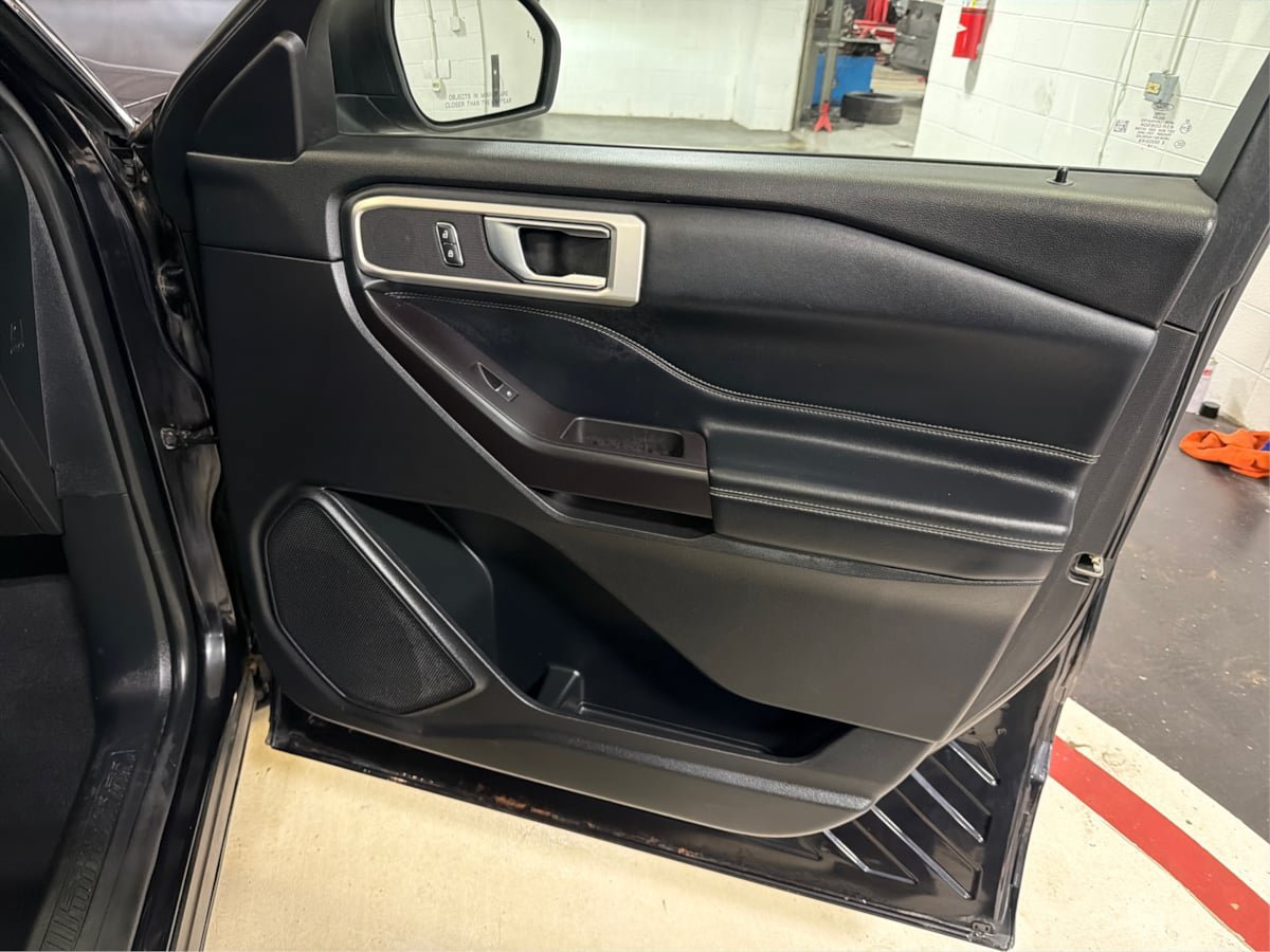 Used 2020 Ford Explorer XLT w/ Equipment Group 202A RWD image 24