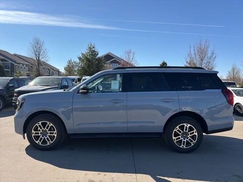 New 2026 Ford Expedition Active AWD/4WD image 8