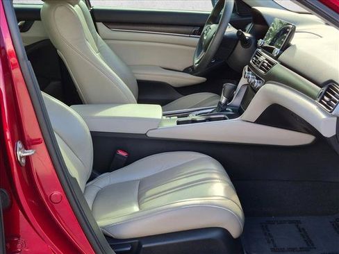 Used 2020 Honda Accord EX image 18