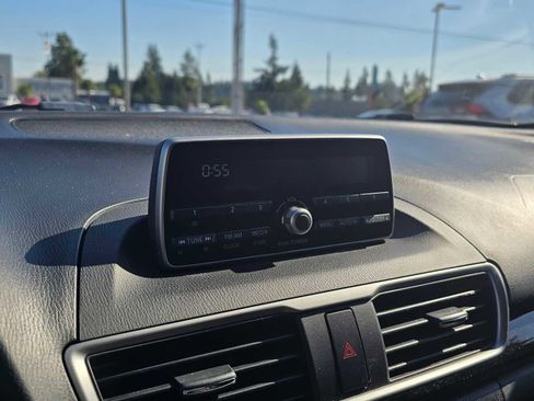 Used 2014 MAZDA MAZDA3 i Sport image 27