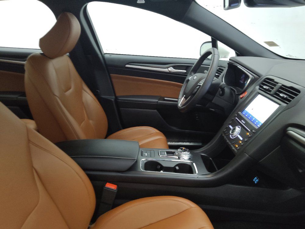 Used 2020 Ford Fusion Energi Titanium FWD image 21