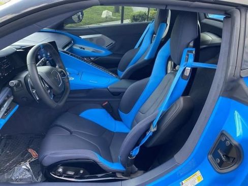 Used 2021 Chevrolet Corvette Stingray Premium Conv w/ Z51 Performance Package RWD image 7