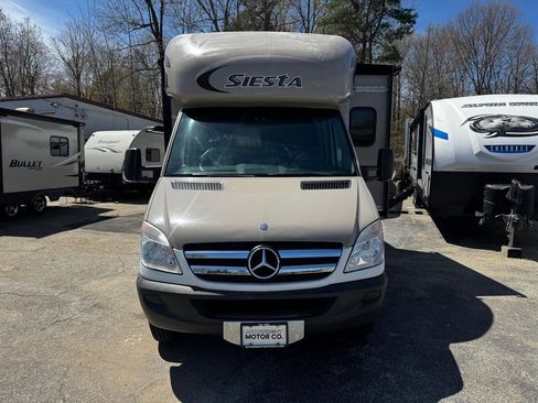 Used 2013 Mercedes-Benz Sprinter 3500 image 9