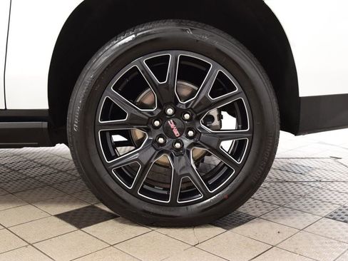Used 2024 GMC Yukon XL Denali AWD/4WD image 29
