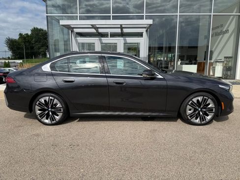 Used 2026 BMW 540i xDrive AWD/4WD image 2