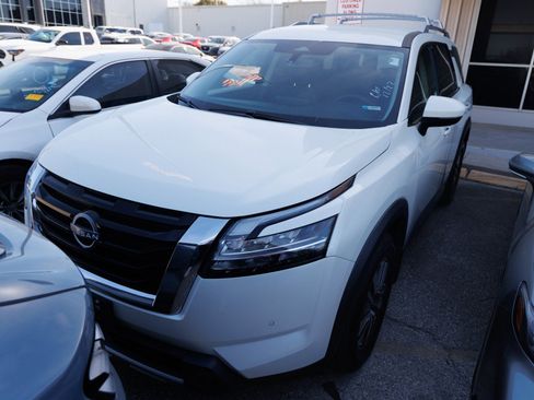 Used 2023 Nissan Pathfinder SL w/ Lighting Package (N92) image 1