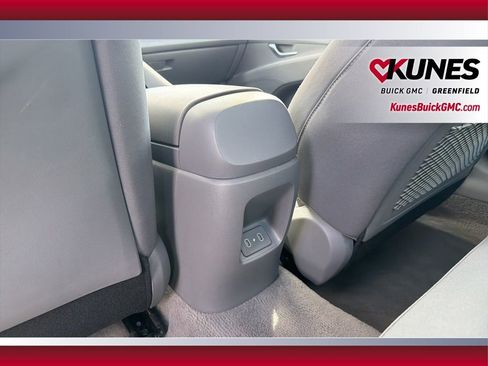 Used 2025 Hyundai Elantra SEL FWD image 34
