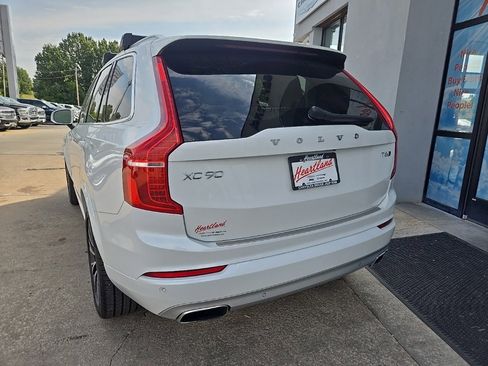 Used 2021 Volvo XC90 T6 Momentum image 8