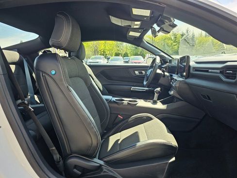 Used 2024 Ford Mustang Coupe RWD image 9