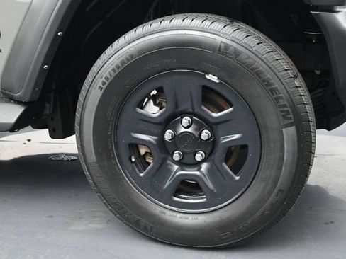 Used 2022 Jeep Wrangler Sport AWD/4WD image 30