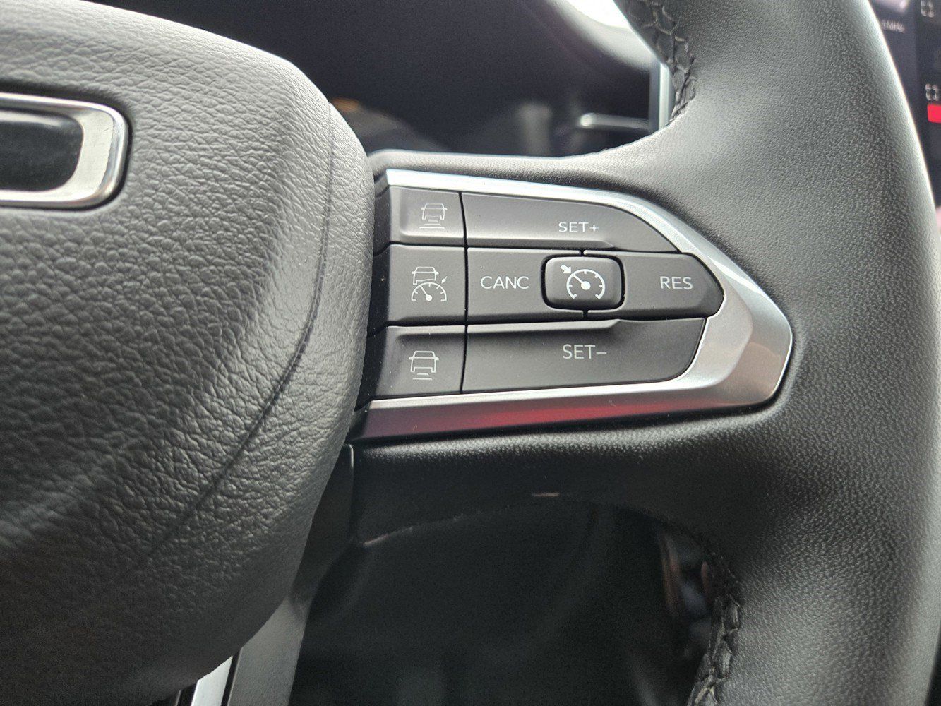 Used 2024 Jeep Compass Limited AWD/4WD image 17