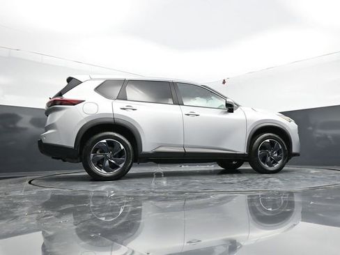 Used 2025 Nissan Rogue SV image 48