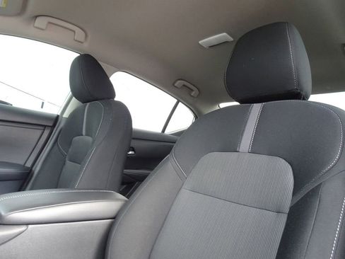 Used 2023 Nissan Sentra SV w/ All-Weather Package image 10