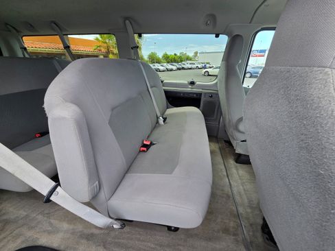 Used 2014 Ford E-350 and Econoline 350 XLT RWD image 20