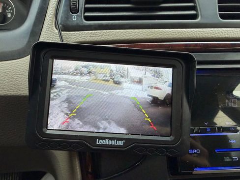 Used 2005 Volvo XC70 image 16