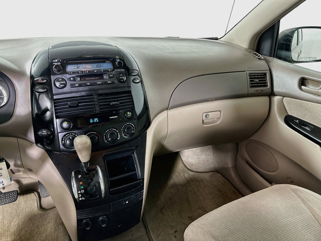 Used 2004 Toyota Sienna LE FWD image 20