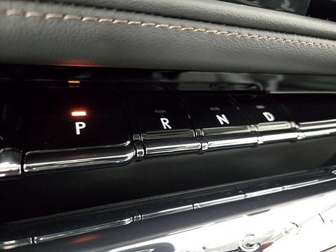 Used 2026 Lincoln Aviator AWD image 16