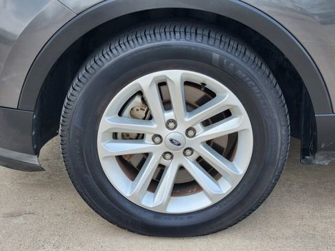 Used 2017 Ford Explorer XLT w/ Equipment Group 201A image 10