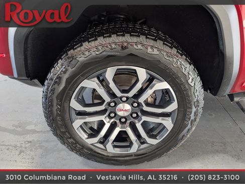 Used 2024 GMC Canyon AT4 w/ Technology Package image 24