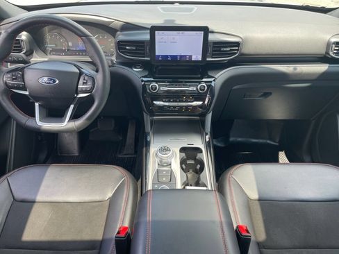 Certified 2024 Ford Explorer ST-Line w/ Class IV Trailer Tow Package AWD/4WD image 37
