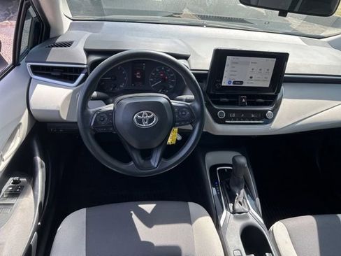 Used 2025 Toyota Corolla LE FWD image 25