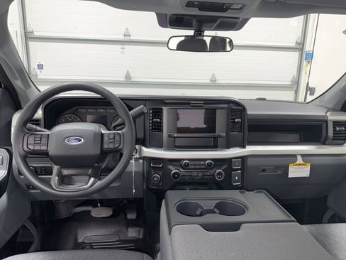 New 2026 Ford F250 XL w/ XL Chrome Package image 9