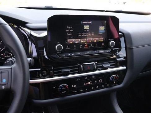 Certified 2025 Nissan Pathfinder SV w/ SV Premium Package FWD image 18