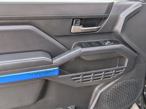 Used 2025 Toyota Tacoma TRD Off-Road image 14