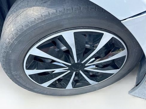 Used 2016 Toyota Corolla LE FWD image 25