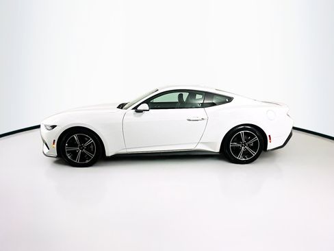 Used 2024 Ford Mustang Premium image 4