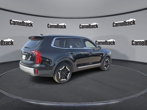 Certified 2023 Kia Telluride S FWD image 7