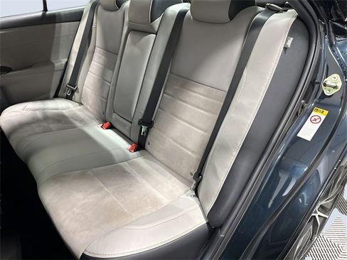 Used 2015 Toyota Camry XSE image 28