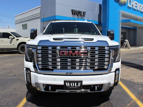 Used 2025 GMC Sierra 3500 Denali AWD/4WD image 5