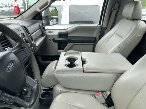 Used 2017 Ford F250 XL w/ Power Equipment Group AWD/4WD image 4