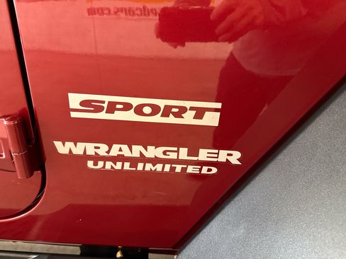 Used 2012 Jeep Wrangler Unlimited Sport image 75