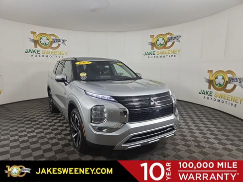 New 2025 Mitsubishi Outlander SE image 1
